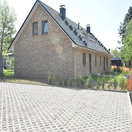 Rustic Retreat With Fireplace, Cleaning Included Damshagen