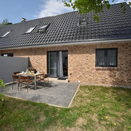 Rustic Retreat With Fireplace, Cleaning Included * Damshagen