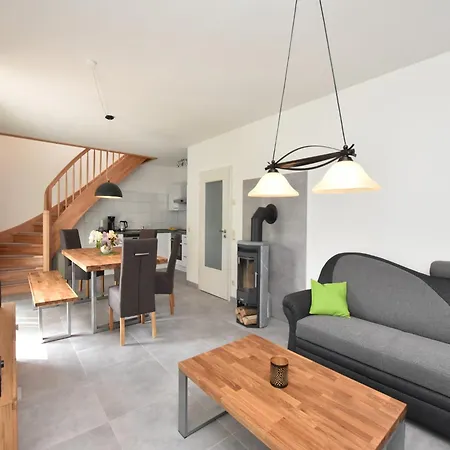Rustic Retreat With Fireplace, Cleaning Included Ferienhaus *